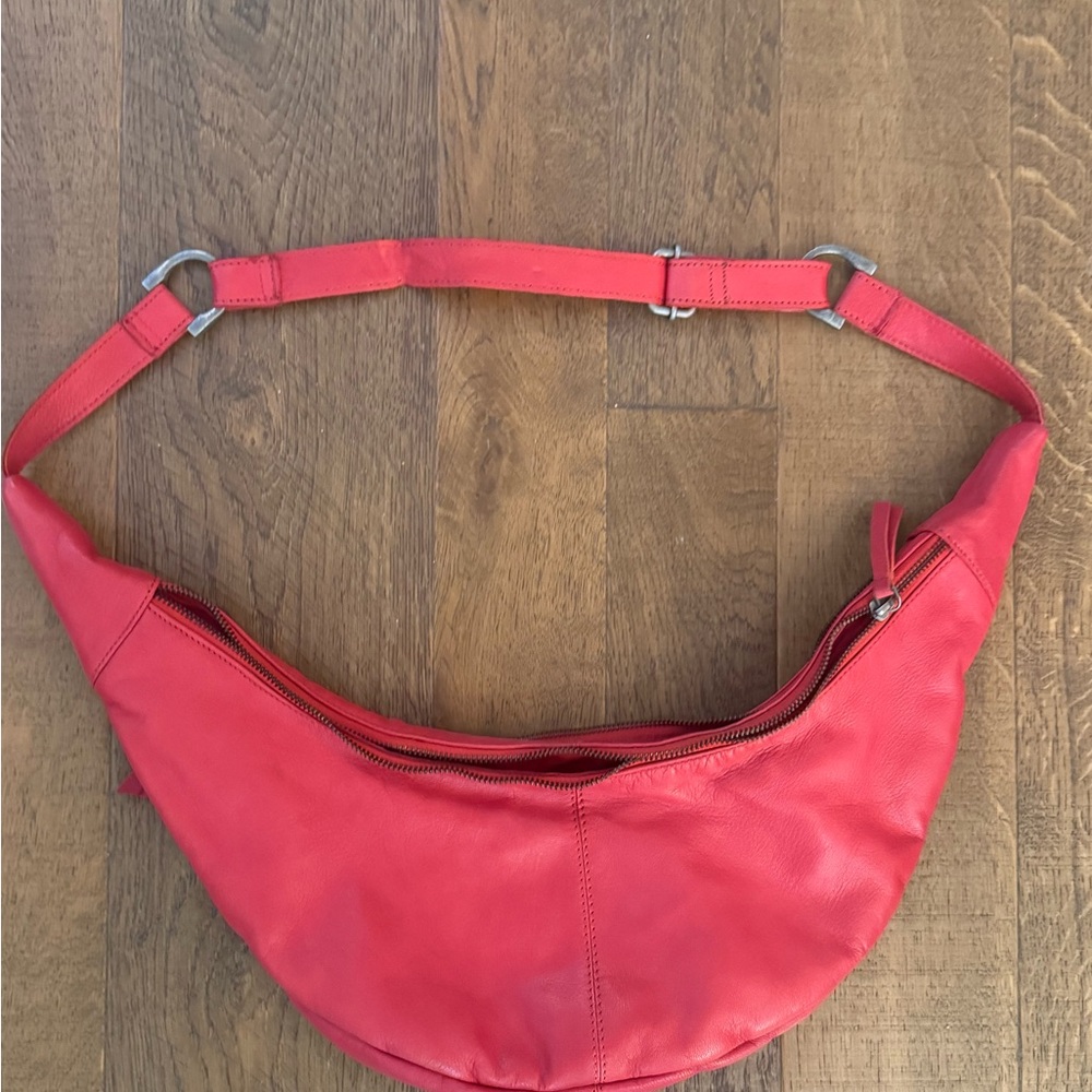 Free People Red Idle Hands Sling Bag - Picture 2 of 3
